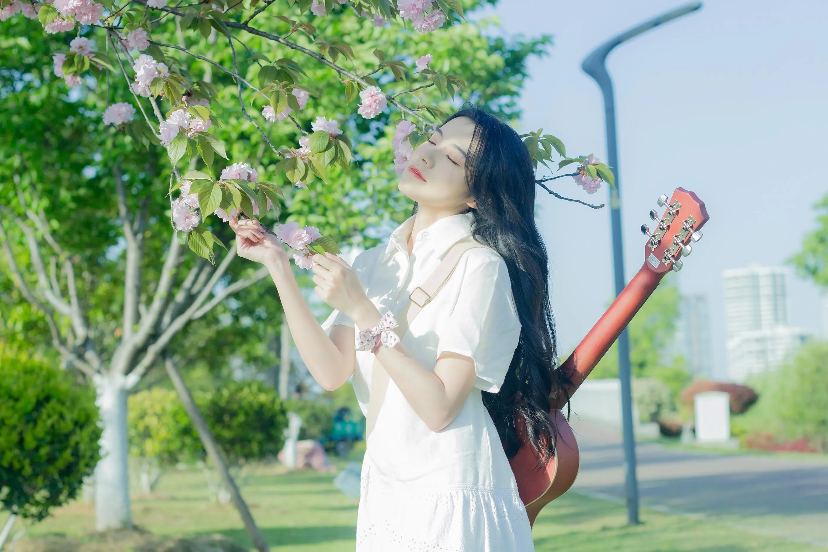 [YITUYU艺图语]2022.07.29 给晚樱的情歌 静鏡婧 [28P]插图2